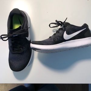 Nike Free RN sneakers